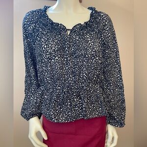 NWT Universal Thread Womens Top Blouse Bell Sleeve Tie Waist Black/White Pattern